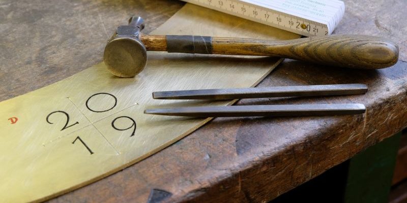 Taufschale_Werkstatt_Slider_meißeln